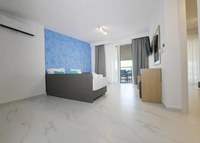 Atlantis And Apartmanhotel 3*