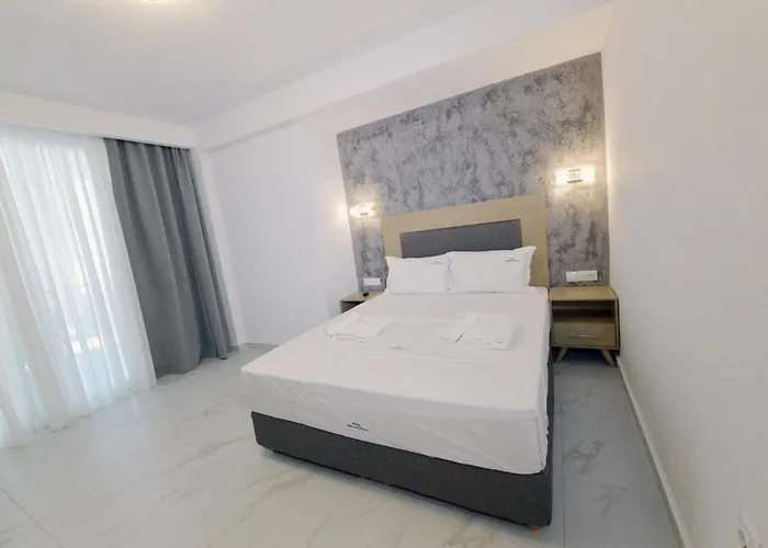 Atlantis And Apartmanhotel