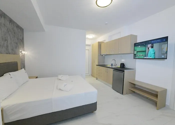 Apartahotel Atlantis And Nikiti (Sithonia)