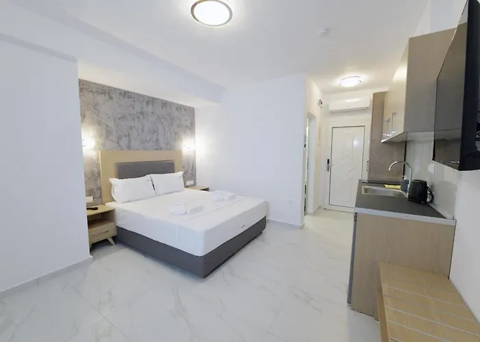 Atlantis And Apartahotel Nikiti (Sithonia)