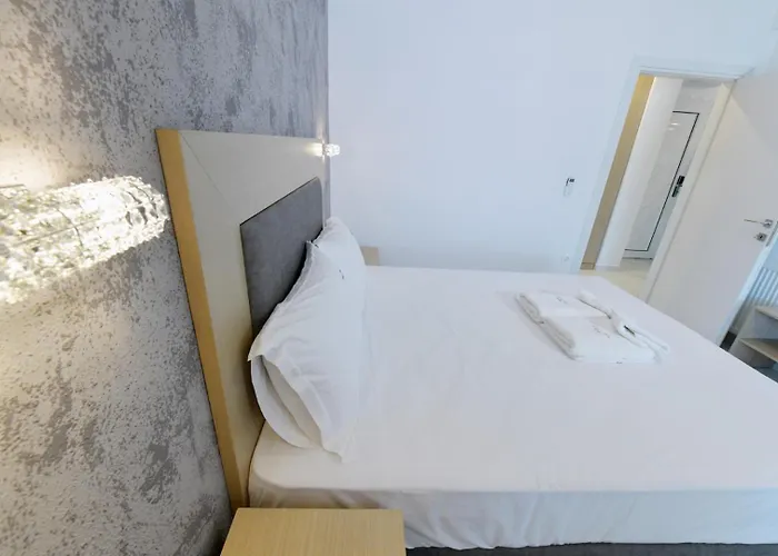 Atlantis And Apartahotel Nikiti (Sithonia)