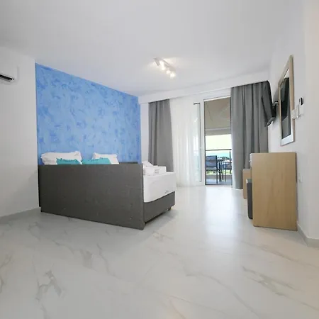 Atlantis And 公寓式酒店 3*